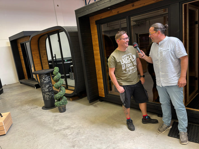 Radio trifft Sauna: Mario Unger von Radio Gütersloh zu Besuch in unserem Ladenlokal
