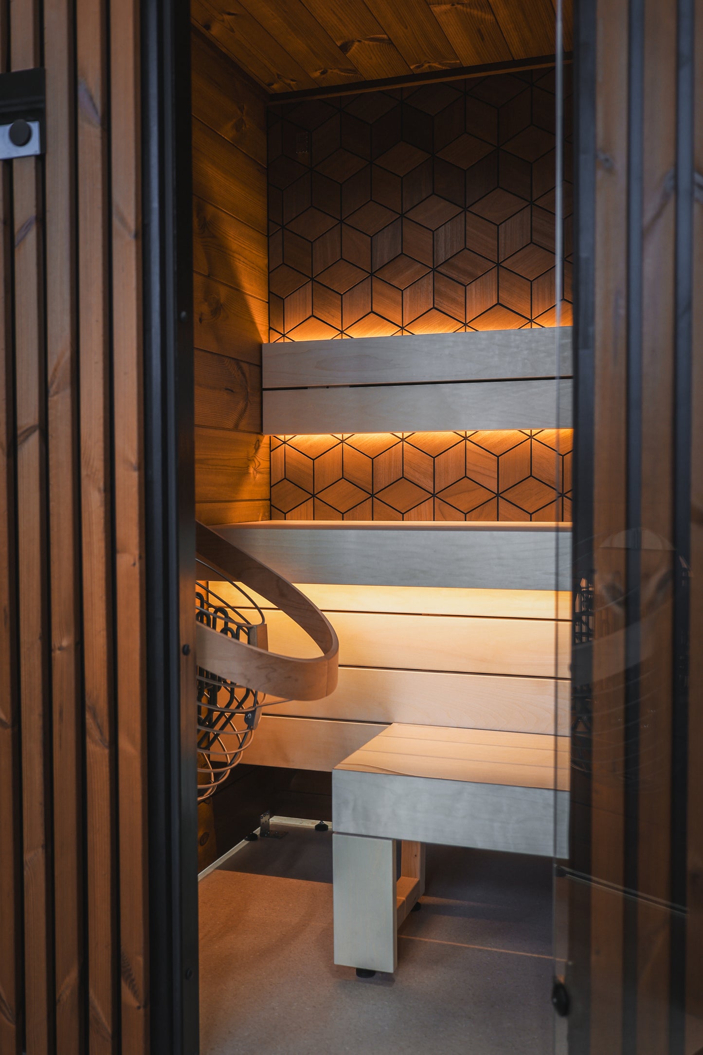 Leil® Como 120 | Design Mini Sauna für den Innenbereich | 122 x 131 x 208 cm