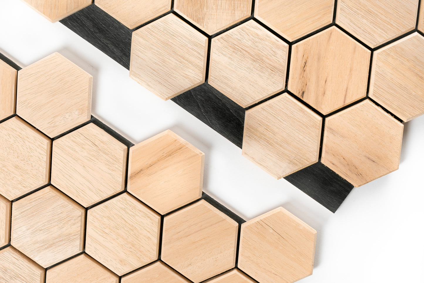 wellmia® Hexa S Light | Sauna Dekopaneel für die Wand und Decke | Abachiholz | 1,25 m2